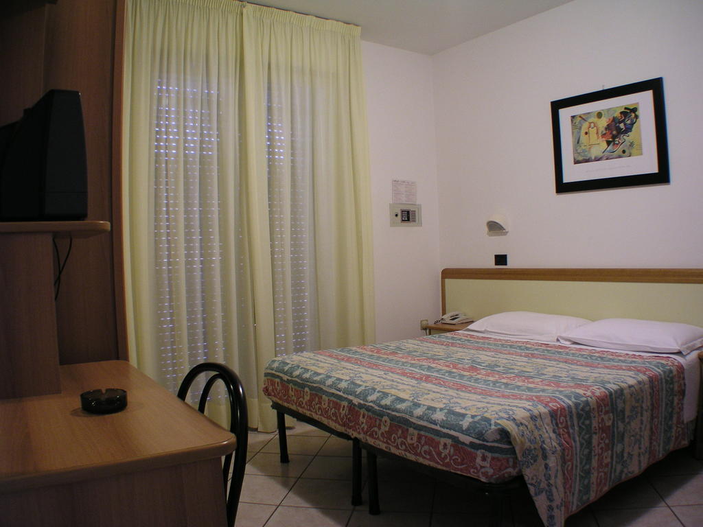 Hotel Villa Boschetti San Mauro Mare Habitación foto